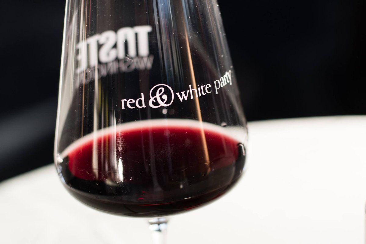 We were truly eager with anticipation to pour our newest releases at Taste Washington this weekend! Instead, perhaps you’d like to join our friend @wawinereport for a virtual grand tasting. Learn more on his blog:  wawinereport.com/2020/03/we-can…
#wawine #wawinemonth #virtualtastewa