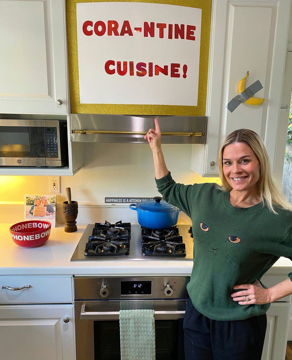 catcora's tweet image. On tonight's live stream of CORA-ntine Cuisine, the incredible Debbie Matenopoulos from @homeandfamilytv AND Hitha &amp;amp; Seth Herzog joined me for affogatos. #togetherathome

#CORAntinedCuisine #cookingwithfriends #dessert #affogato @iamdebbiem @hithaherzog @sethzog