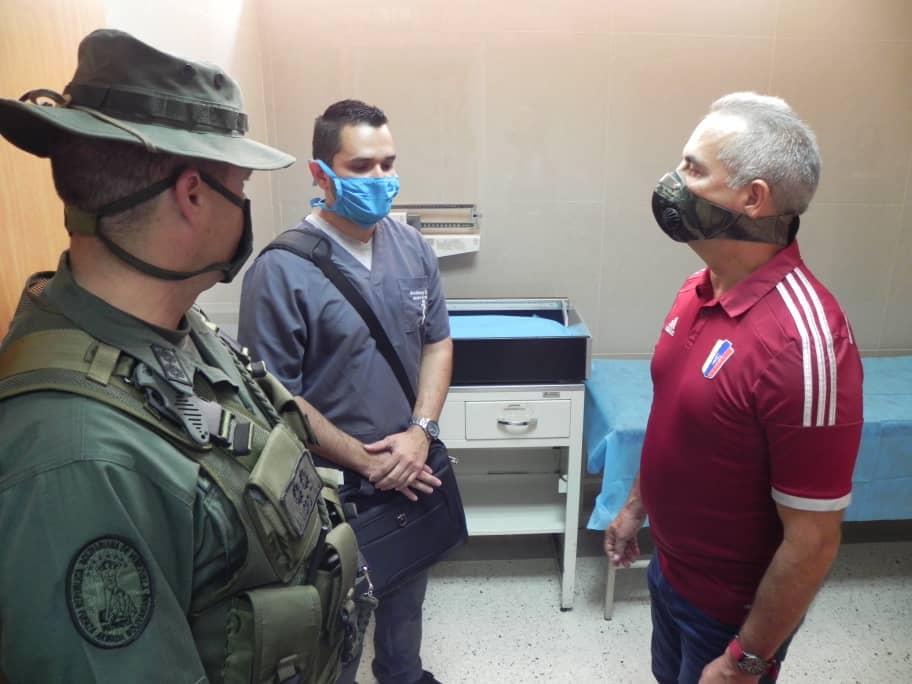 FreddyBernal's tweet photo. Aprovechamos para informar que no hay casos de #Coronavirus en #Táchira. Pero sigue siendo nuestro deber seguir tomando previsiones, por ello, mis felicitaciones a los hombres y mujeres responsables de atender la salud y seguridad de los tachirenses. ¡Dios les bendiga! 2/2 https://t.co/ZIdbG1oOsr