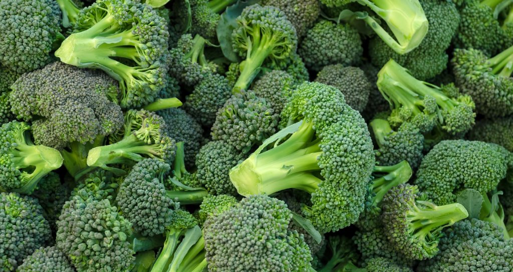 Handwashing remains your best defense against picking up viruses, and sleep is a crucial component of a strong defense too. But what you eat does play a role in your ability to ward off nasty germs too. A registered dietitian explains: wb.md/2J0IF7e