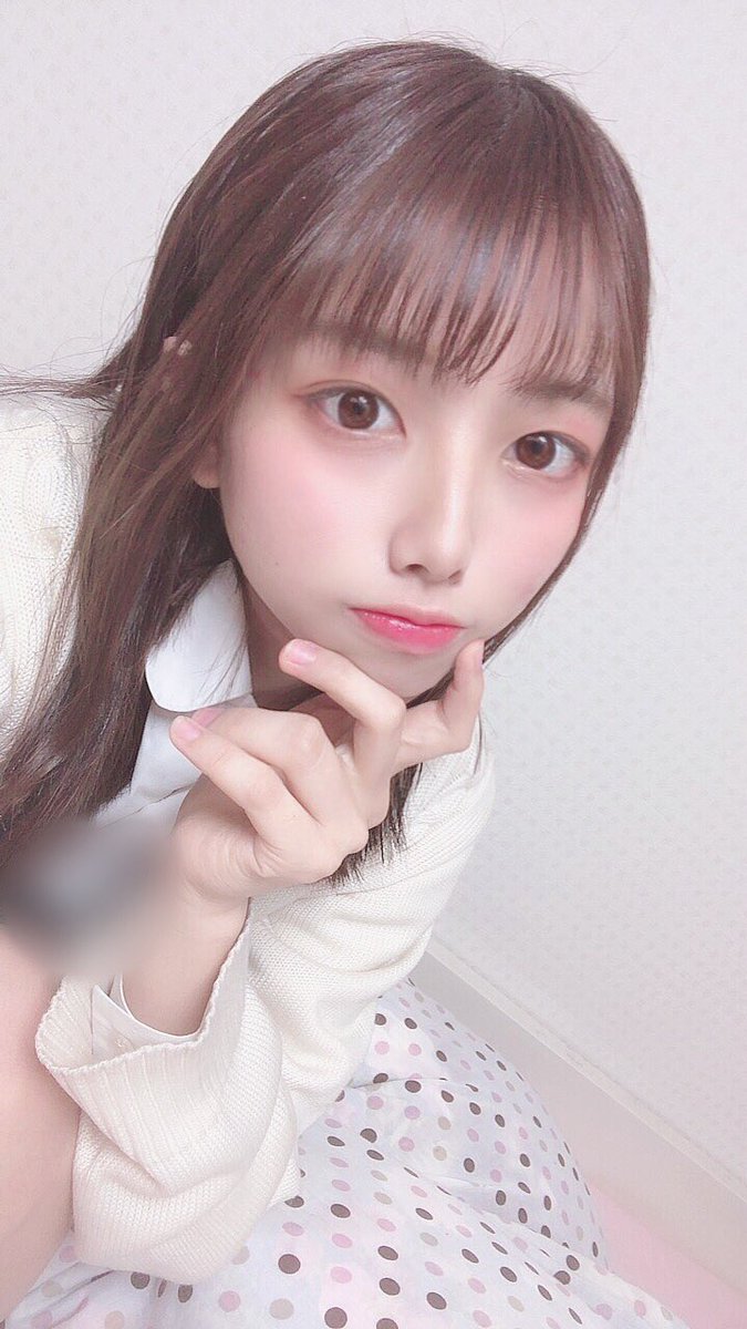 未完 やん イベント参加なし Auf Twitter 卒業式写真撮れなかったので 卒業したけど制服着て撮ってくる 目が死んでるから カラコンできねぇ