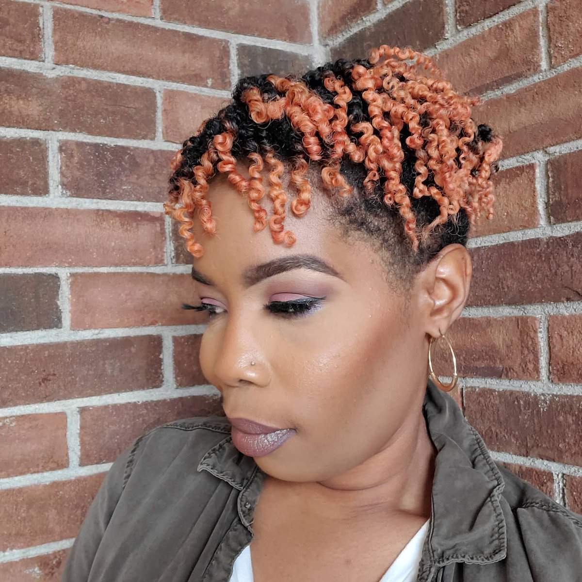 MylleLuvsMakeup's tweet photo. Hello đ shine the earth says hello.
#myllelovesmakeup
#mlm
#mua
#ohiomakeup
#columbus
#beauty
#brownmelaninmakeup
#undiscovered_muas https://t.co/q1lp16Twej