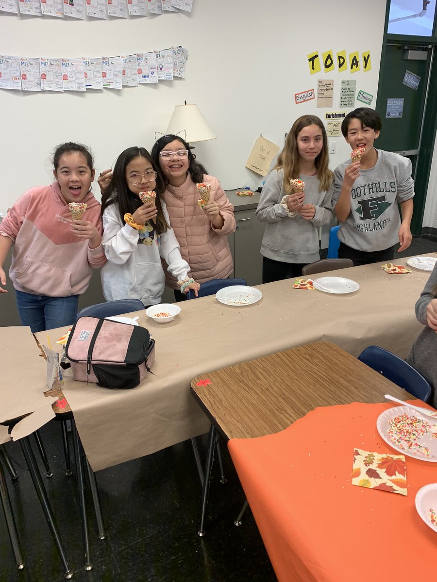 The FMS Food Art & Design Club has made some festive and yummy crafts this year! #FoothillsFamily @FoothillsMS @ArcadiaUnified @benacker @CSiriani_AUSD
