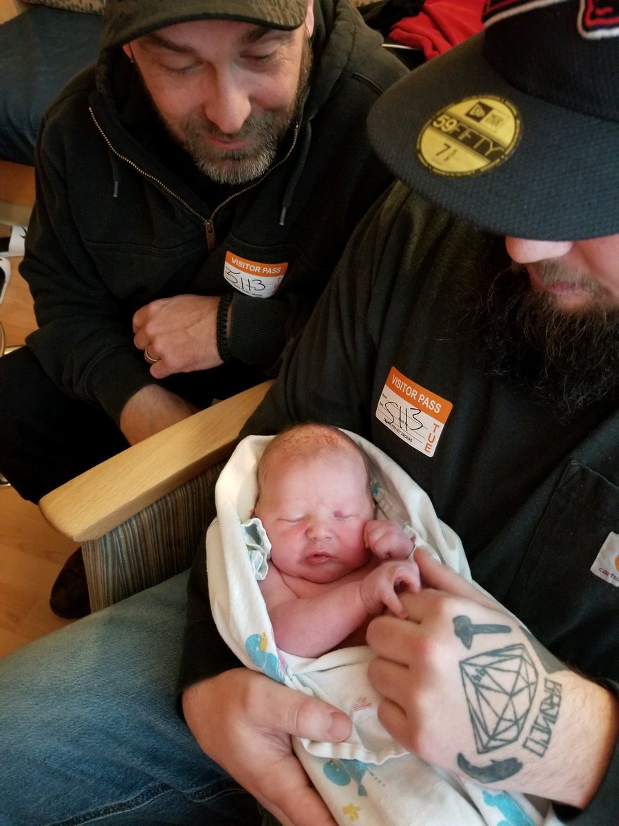 QBarnaby's tweet image. Newborn// Now