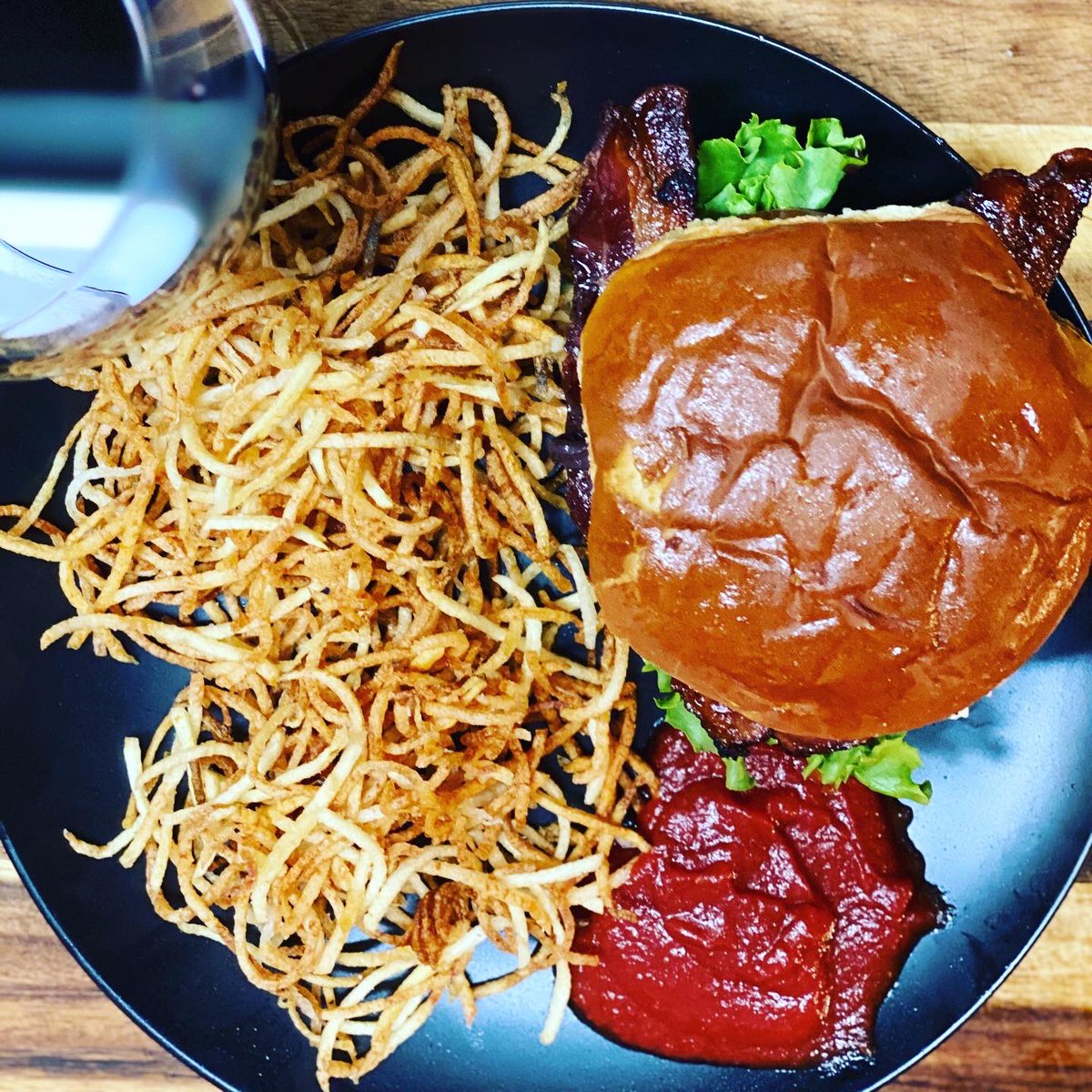 MrChefLobbyist's tweet image. Gourmet Cheeseburgers and Curly Fries Paired with a Napa Cabernet #cheflobbyist #napacabernet #gourmetburger #curlyfries #caramelizedonions #redwine #coronaviruscooking #music #recordplayer #bourbon #burgers #cheese #foodie #houston #homecook #homechef