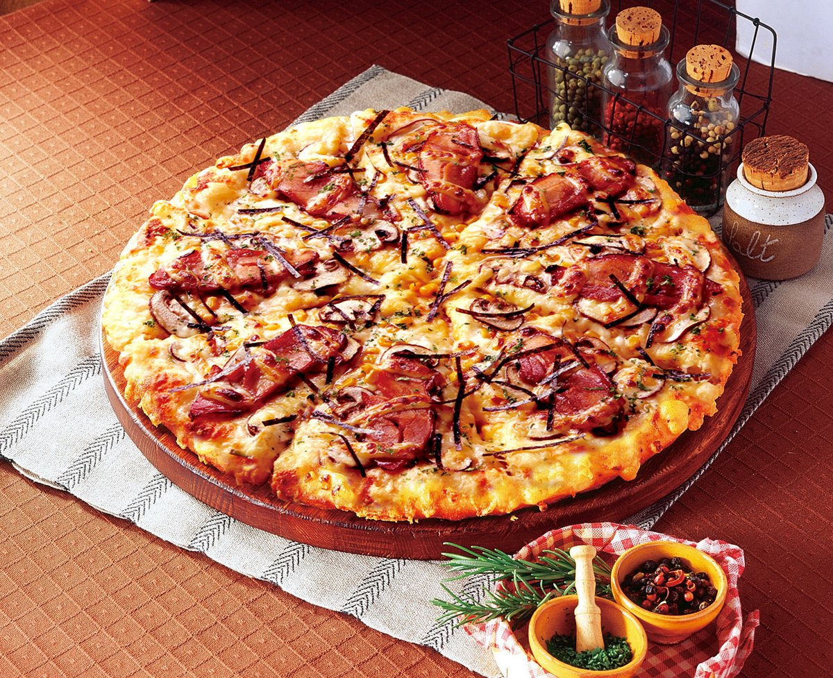 ピザーラ ピザーラ誕生日カウントダウン ピザーラ は日本人の舌に合ったピザをテーマに みなさまの食卓にお届けしてきました そこでtheピザーラといえるピザをご紹介 発売からずっと人気の大定番 テリヤキチキン チキンにしみこんだテリヤキソース
