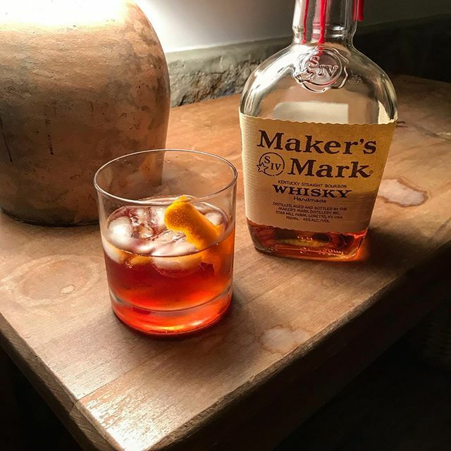 BourbonNut's tweet photo. This old fashioned from the mountains is brought to you by Makers Mark #makersmark #oldfashioned #bourbon https://t.co/baFbzVn0Ws https://t.co/hJQNfqKVpL