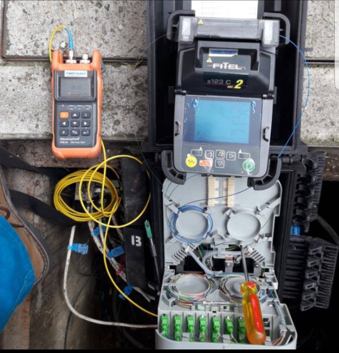 larguellosan's tweet image. Simulacro de aislamiento, trabajadores de @ETB virtual, presencial y compañeros de terreno garantizarán el servicio, les debemos llamar, los #MédicosDeLaConectividad Orgullo total, como el recurso humano es fundamental contra el COVID-19. Sin conectividad no hay nada. GRACIAS!!!!