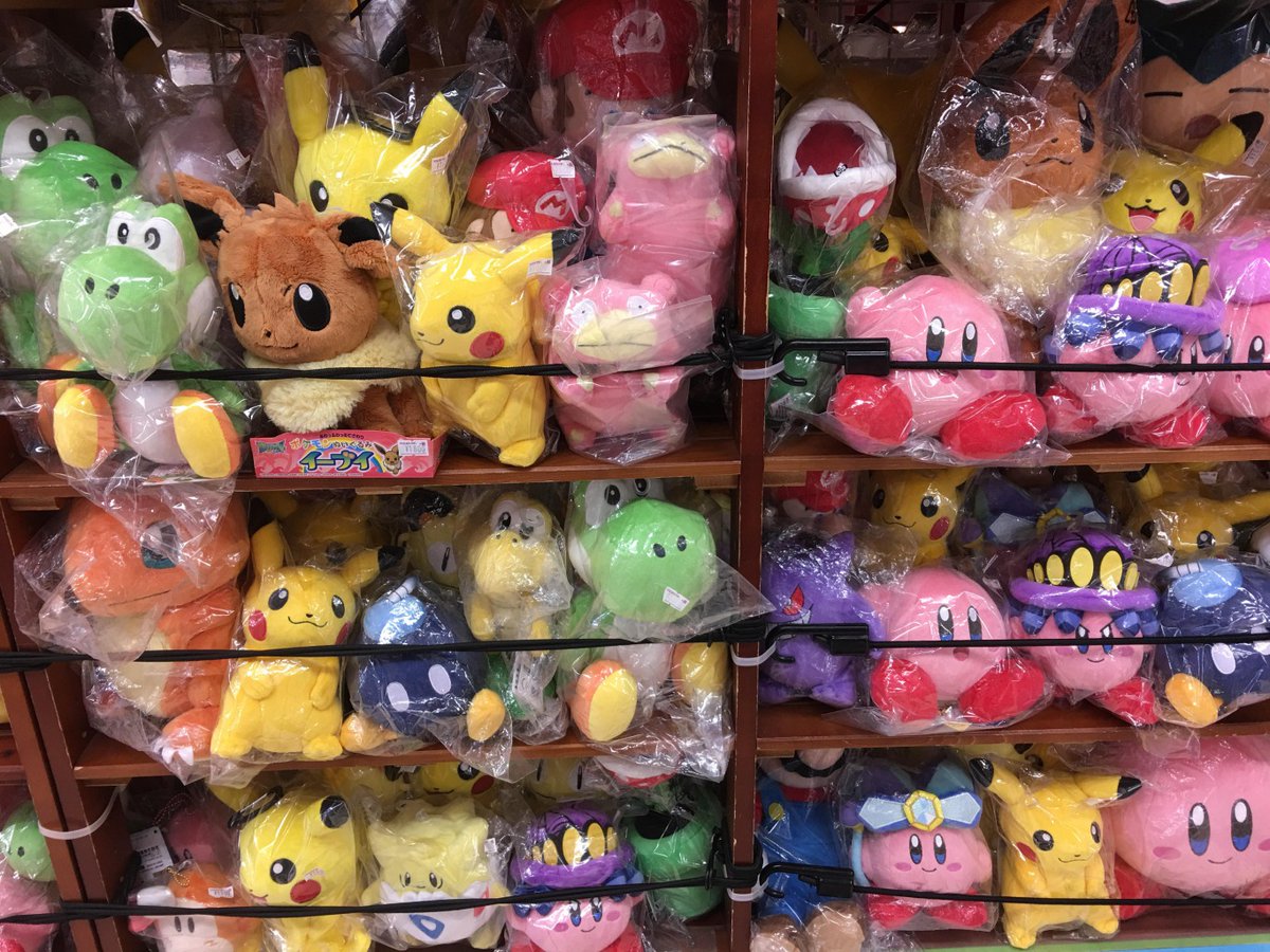 ボークス秋葉原ホビー天国２ 1f 雑貨 マリオやポケモンなどのぬいぐるみがズラリ サイズも大 中 小と 各種取り揃えておりますよ ホビー天国 Akiba ぬいぐるみ