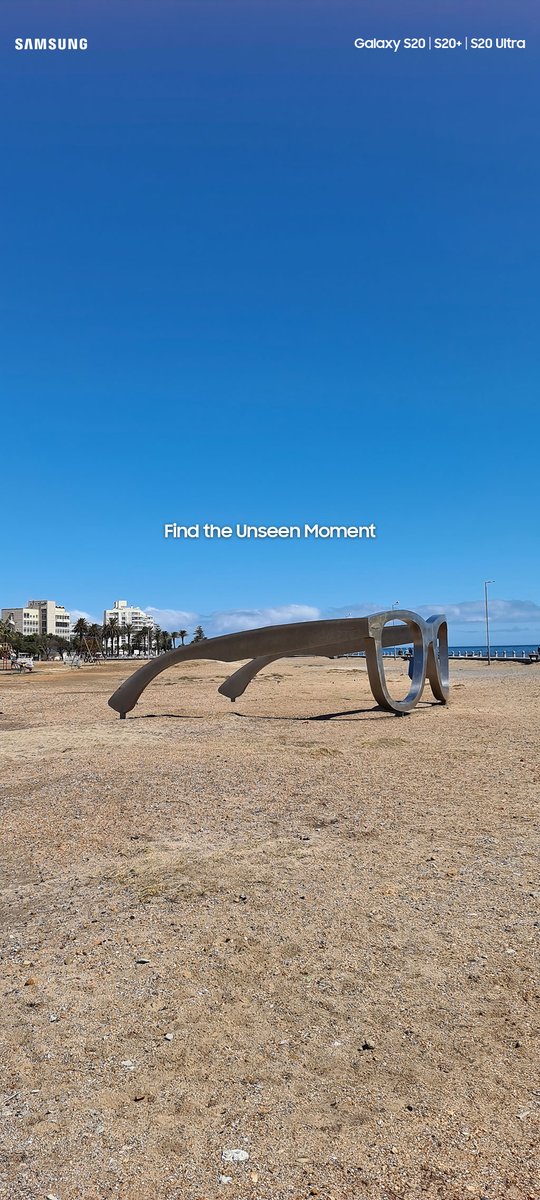We've got that Friday feeling today - as well as R10,000 to give away with the all-new @samsungmobileSA #GalaxyS20! 
Hidden in this picture is an Unseen Moment that can only be revealed with Space Zoom... And to take a closer look, we need 300 retweets! #S20Unlocked