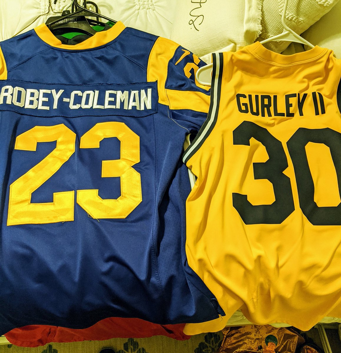 CTtwo_three's tweet photo. @RamsNFL I could find a way to deal with the new logo even if it is real but now y'all really tryin to kill me... @slotgod23 @TG3II just like that 😭 https://t.co/0VIWv7moFr