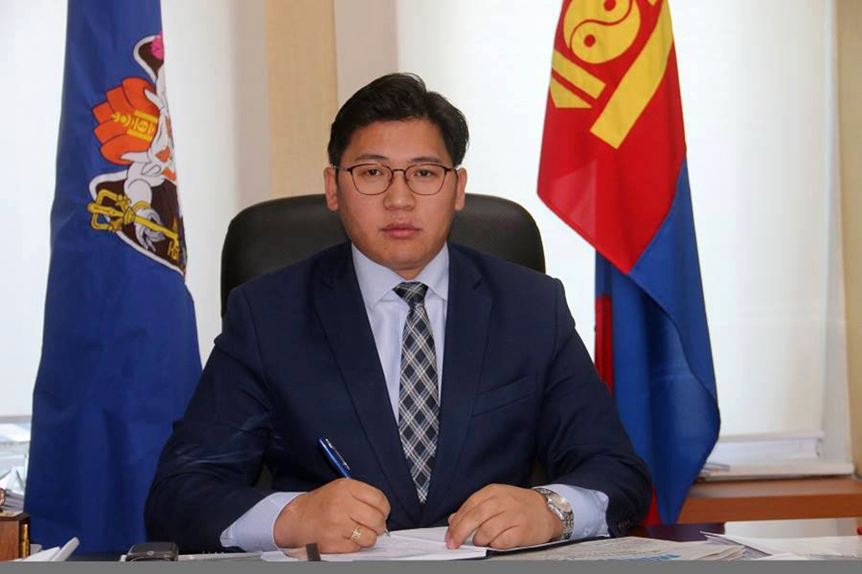 Н.Батсүмбэрэл Чингэлтэй дүүрэг дэхь "газрын наймаа"-г цэгцлэнэ

sonin.mn/news/easy-page…