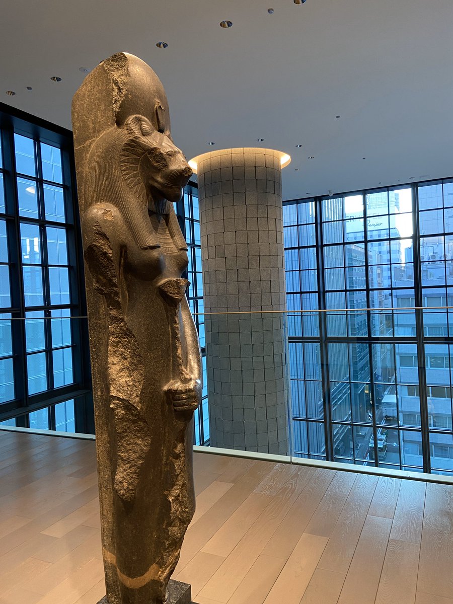 ai_kv09's tweet photo. 開館再開のアーティゾン美術館。時間指定だしゆっくりモネ・マネを���めとした名作を見れる。意外と現代よりの作家も多い。ロスコなども。
作家別の6階、テーマ別の4、5階という構成も面白いし新しい建物も楽しめるしとても良かった https://t.co/TRyjGPYWt1