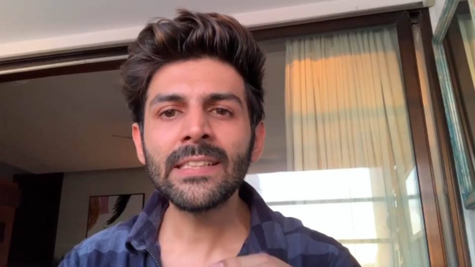 Daily Trending News on X: "Kartik Aaryan ANGRY Monologue! Asks Fans "Boyfriend-Girlfriend Kiss Mat Karo Na" #KarthikAryan #Coronavirus #Bhool_Bhulaiyaa_2 Watch Video Here : https://t.co/NB6S2A70xE https://t.co/NQsrwgBBrM" / X