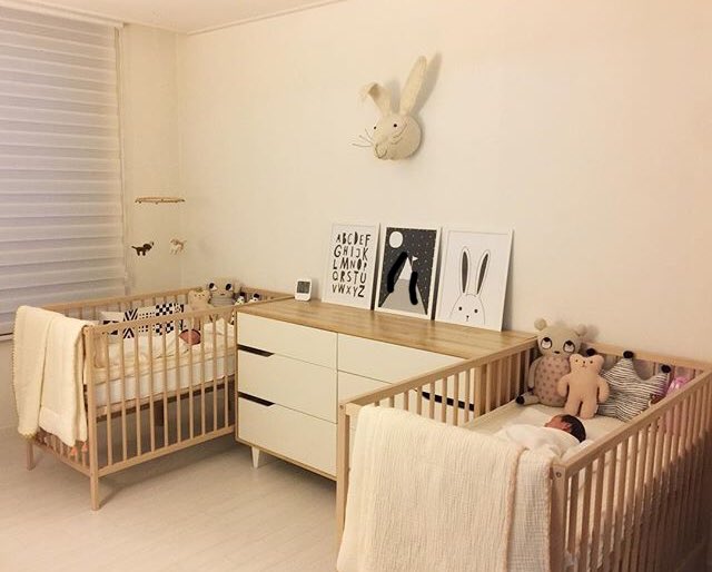 ⏳🔙;;

Mayo 2016 — nacimiento de los mellizos Hye y Han, en Villa RB, meses después de que la pareja se mudara de su antiguo departamento en la villa a una de las mansiones.