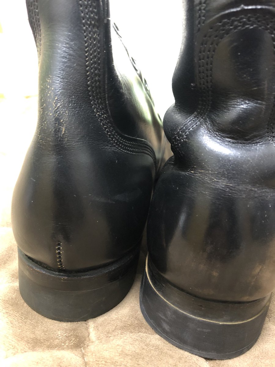 docnamww2's tweet photo. 製造は1966年10月でした。
前に入手したものは1965年12月の製造だったので今回来たのは少し弟です。
兄弟(?)で作りに違いがありました。
兄のかかと部分はスラッとカッコよく、弟のそれはお尻みたく割れてて可愛いです。
ロッドの違いなのか何なのか…詳しい方、ご教授くださると嬉しいです。。 https://t.co/I7R9YaSGNb