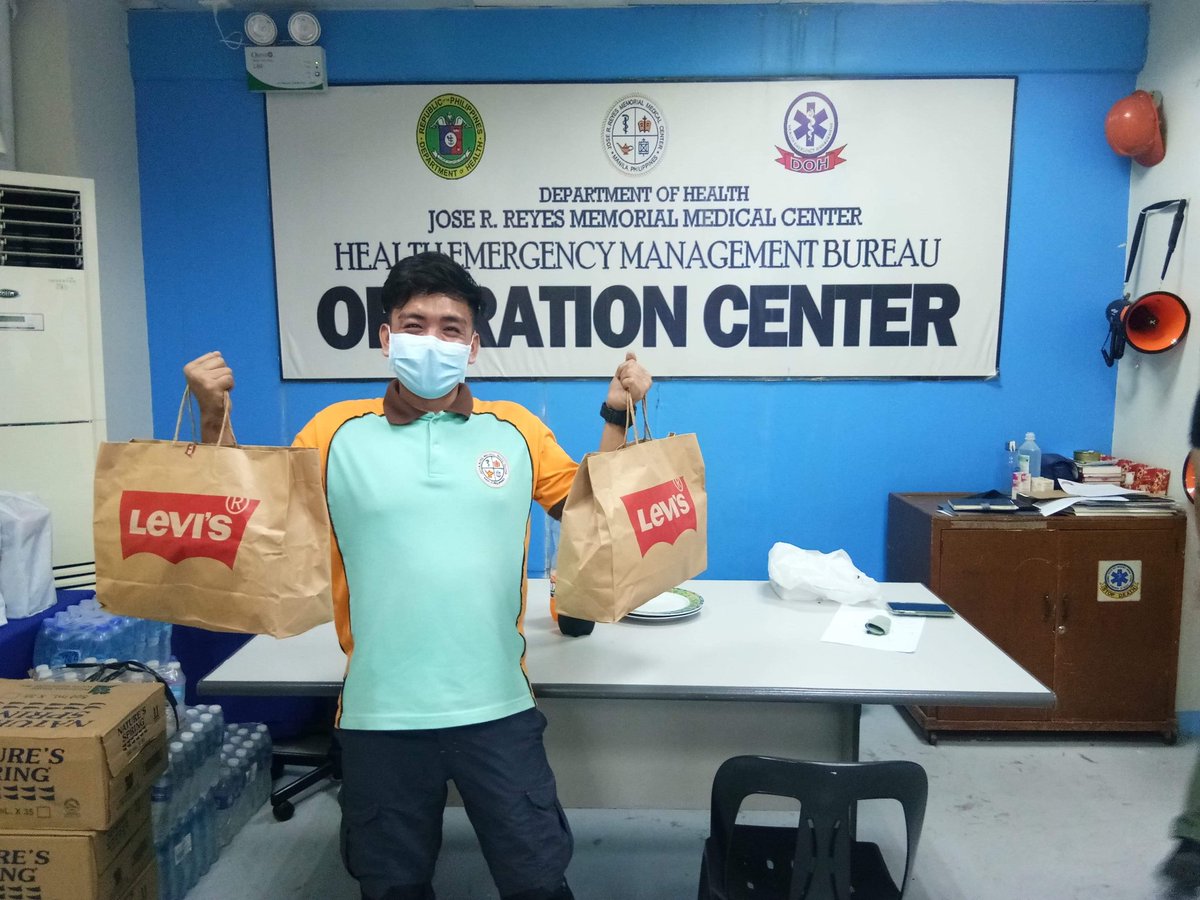 maejuliene18's tweet photo. They Got the Face Masks mga kapatid!Thank you to My Diamond Princess Gladiators Family who Support me with this One #WeWillStandWithYouUntilTheEnd #FightCovid19 #WithLove #JoseRReyesMemorialMedicalCenter #HealthEmergencyManagementBureau #TeamDiamondPrincess https://t.co/TpdcySuYQw