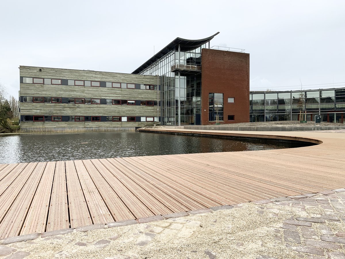 Hogeschool_VHL's tweet photo. De verbouwing van het #Agoraplein in #Leeuwarden schiet al aardig op! Wat vinden jullie er van? Is alleen een beetje stil nu... Vanaf 23 maart a.s. zal de #fietsbrug gesloten zijn omdat @Gemeente_Lwd deze gaat vervangen, dus houd hier rekening mee! https://t.co/ENqtpOT2ol