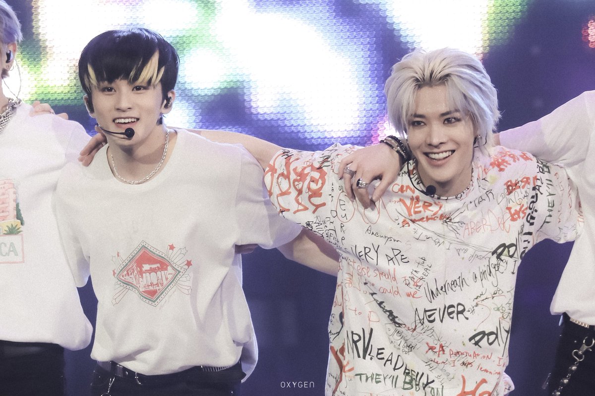 oxygen_95's tweet photo. 20200310 
Happy touch ☺️

#유타 #YUTA #NCT #NCT127 #MARK https://t.co/QvtcWNJ8Nz