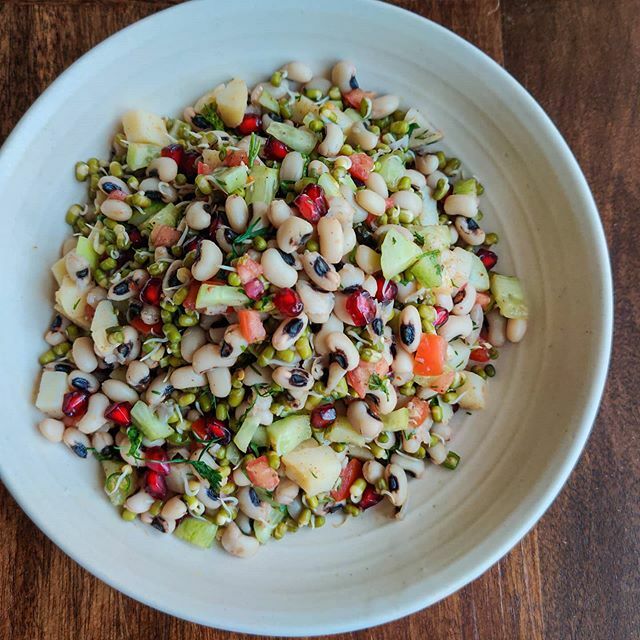 For that choti si bhook...The Lobia &amp; Sprouts Salad
With the lo and husband both at home I hear the constant - What can we eat now???....So I made this big batch of salad in the morning kept it in the refrigerator..and announced, while I hid all the chip… ift.tt/2UlZ6jI