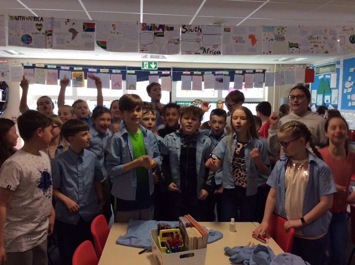 StBernadettesrc's tweet photo. Year 6 are in full swing on their ‘last’ day! #happytimes #fun #year6 https://t.co/snhvITodmX
