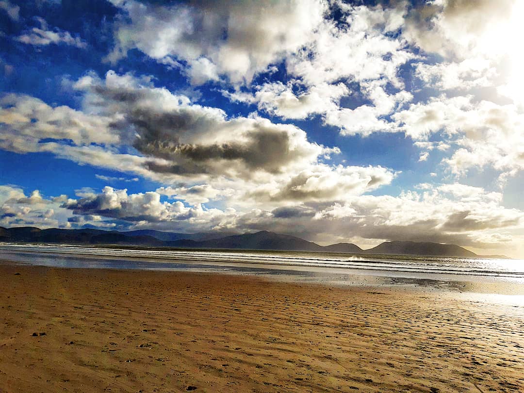 _adventuross_'s tweet photo. Making the most of views like this while I can! The scenery here helps distract the mind from the chaos going on...
#Blessed #StaySafe
#SocialDistanacing #stayhealthy #StayActive #Grateful
@wildatlanticway @Failte_Ireland @HSELive @doireannod @AllisonKeating1 @DiscoverIreland https://t.co/nR4yUBcEvR