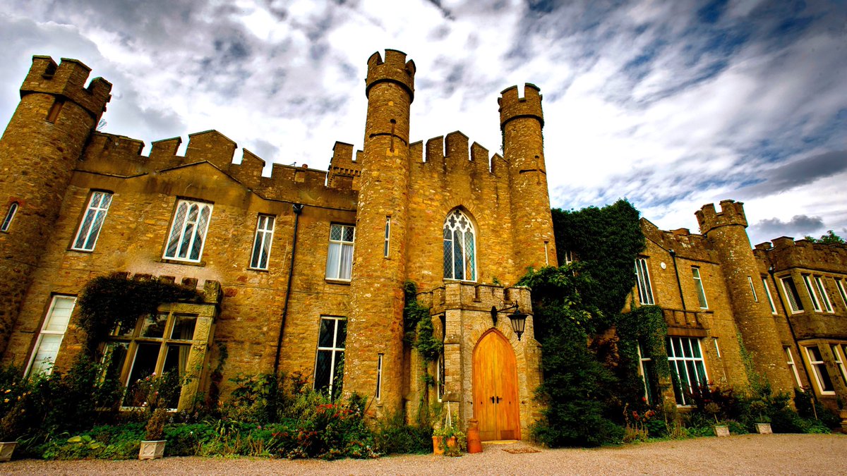 We’re offering all NHS staff free food when they stay with us after the pandemic is over. And if they just come for food, it’ll be half price. All to thank you for taking care of the nation. 

#stayinacastle #theplacetobe #LakeDistrict #golakes #NHSstaff #NHSThankYou #NHSheroes