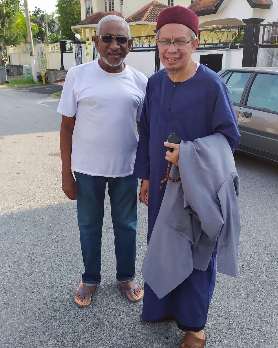 Paul adalah jiran saya. Jarang saya ada kesempatan beramah mesra dengan jiran-jiran saya yang terdiri daripada pelbagai bangsa dan agama, kecuali sekali sekala di hujung minggu. ⁣
⁣
[1/5]