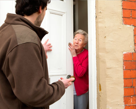 CTSI_UK's tweet image. Doorstep scam: CTSI issues warning over COVID-19 ‘home-testing’ scams

The Chartered Trading Standards Institute warns the public to not open doors to bogus healthcare workers claiming to offer ‘home-testing’ for the COVID-19 coronavirus.

📰Read in full: tradingstandards.uk/news-policy/ne…