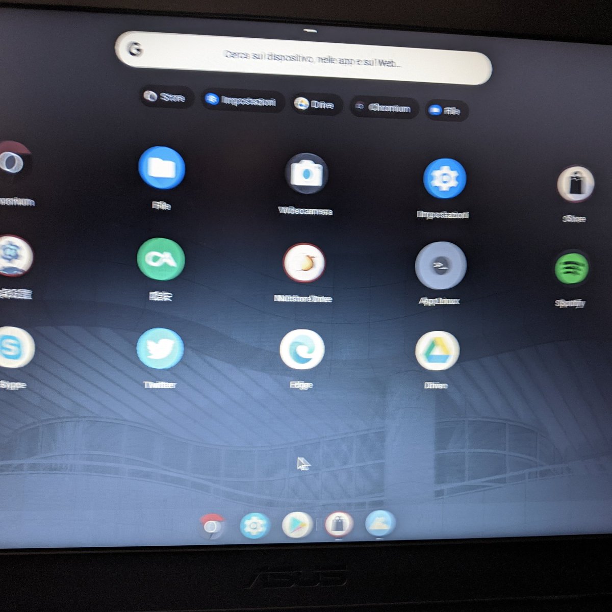 Cisco93r's tweet photo. Devo dire che avere questo sistema operativo Chrome OS non è male.
Sincronizzazione perfetto con lo smartphone Android.
#smanettone #pcspecialist #tecnicoinformatico #software #hardware #intel #supporto #easy #try #facilefacile https://t.co/dHI8VTOA1x