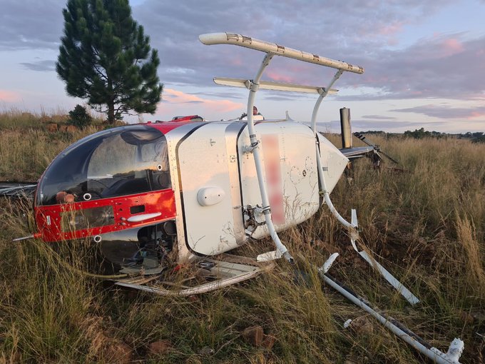 Lucky escape following helicopter crash in Vischgat  ow.ly/E27730qrgoj 

#ArriveAlive #HelicopterEscape 
@ER24EMS