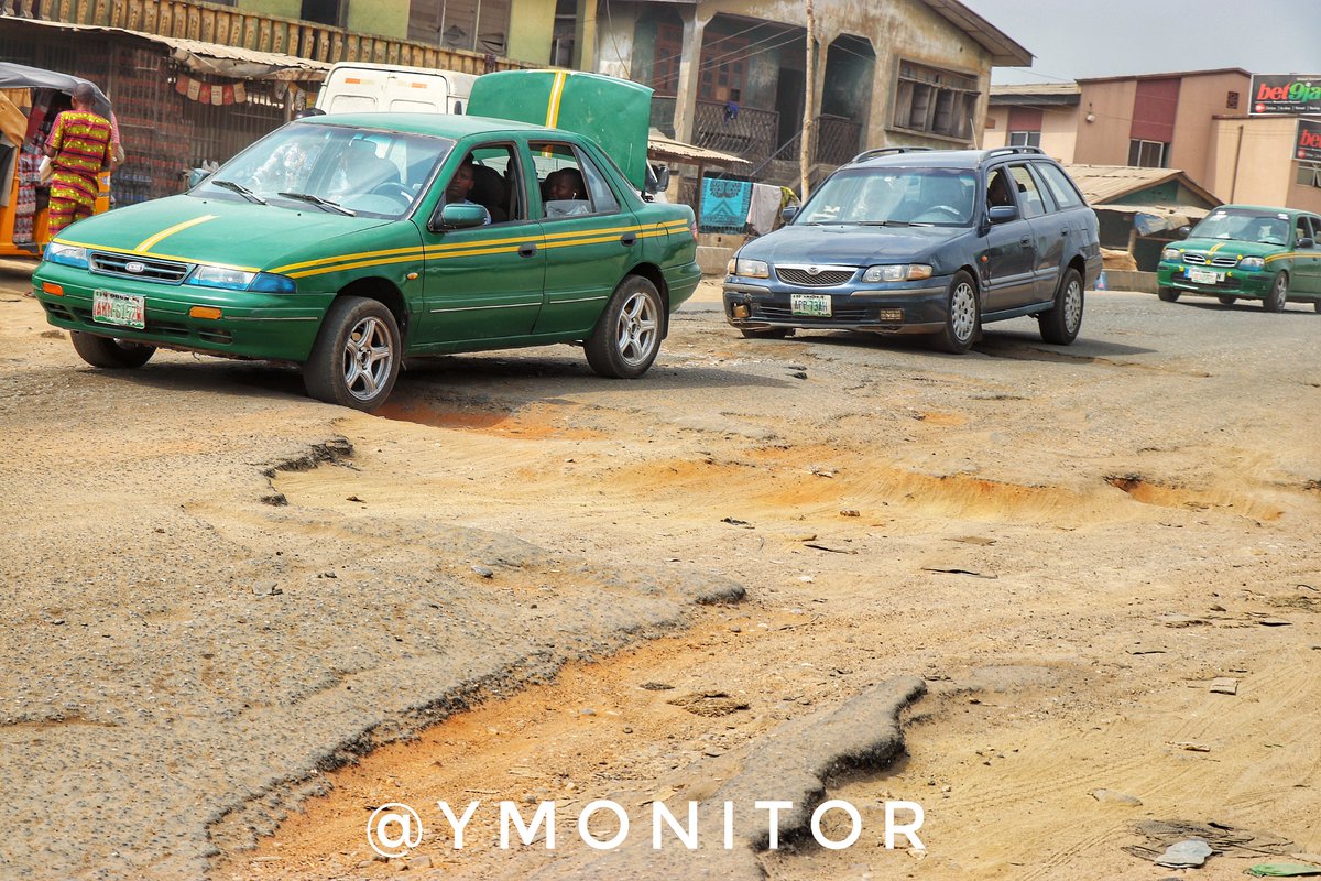 ymonitorng's tweet photo. This is Lafenwa Road, Abeokuta. This road is in a worrisome state.
Citizens are calling out @dabiodunMFR to get this resolved, as soon as possible.
#Potholetracker
#Fixthispothole
#Fixthemanhole
#Ymonitor https://t.co/OPZX2hWzJr