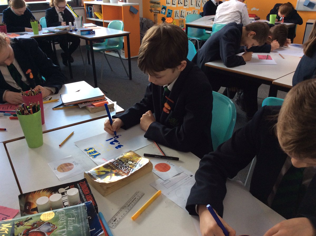 Classof206lLTPA's tweet photo. Graffiti maths to reinforce our understanding of decimals #ltpamaths #decimals #graffitimaths https://t.co/5Hd52zGZAV