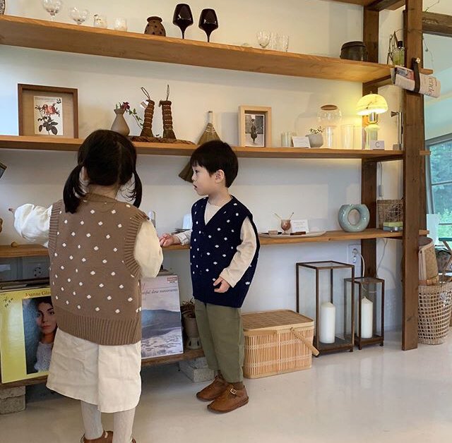 Marzo 19, 2020;

—Comparte unas fotografías en Instagram donde se ve a la pareja y a sus hijos disfrutando de tiempo juntos, dando a conocer de manera sorpresiva  que se habían casado esa mañana, siendo una boda civil en la villa. Todo había sido planeado de última hora y por +