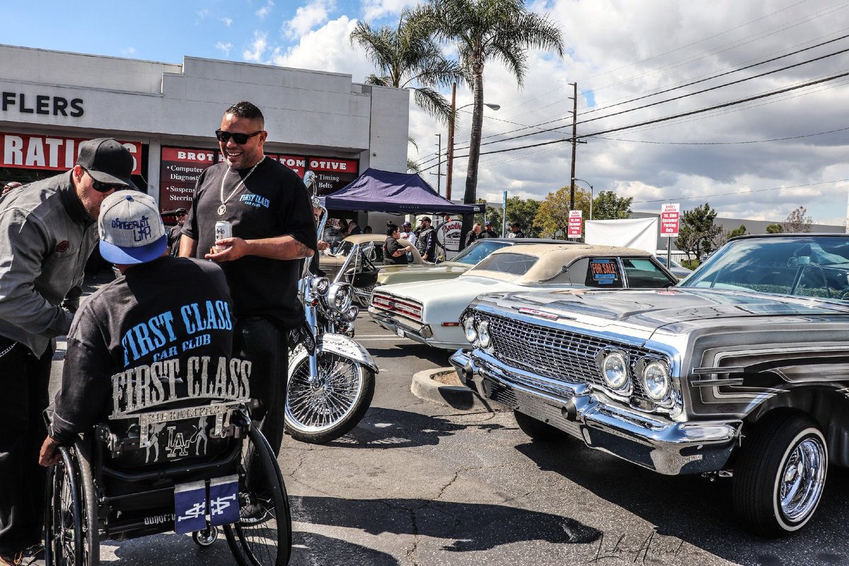 1901ENT's tweet photo. #lowriders #firstclasscc #impala #chevy #vicla #classicats #lowlow #wirewheels https://t.co/20xMxQjvVZ