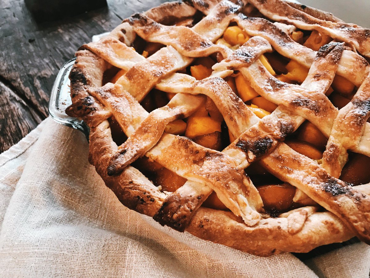 singaporestacey's tweet image. Day 4 of accidentally homeschooling, Day 6 of our isolation. So many days to go. #justkeepbaking