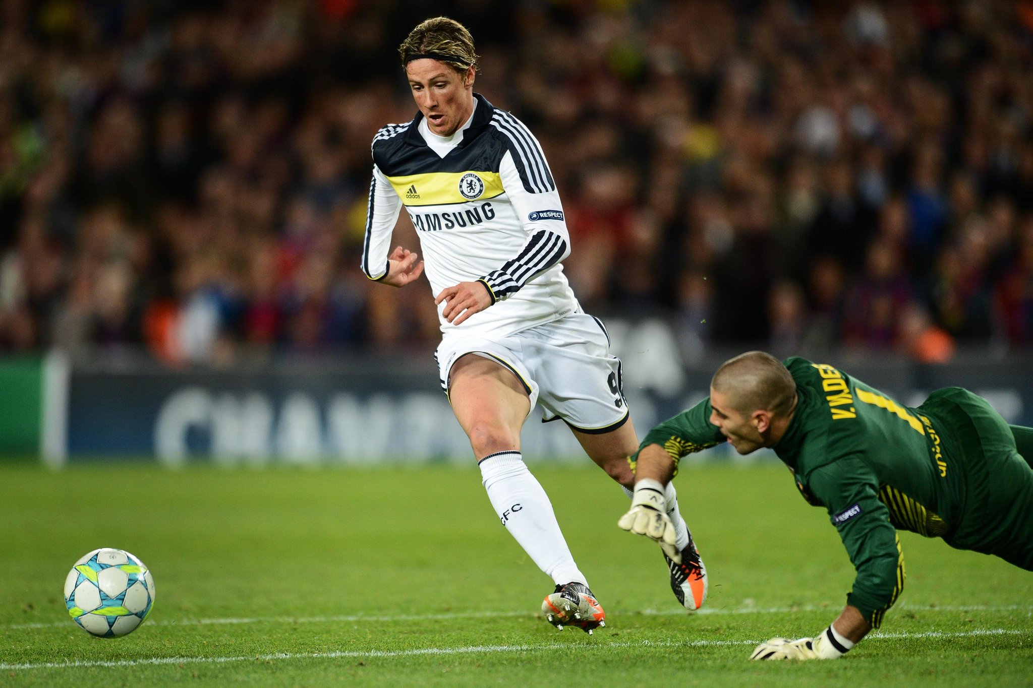 Happy birthday to Fernando Torres who turns 36 today ! This picture speaks everything  