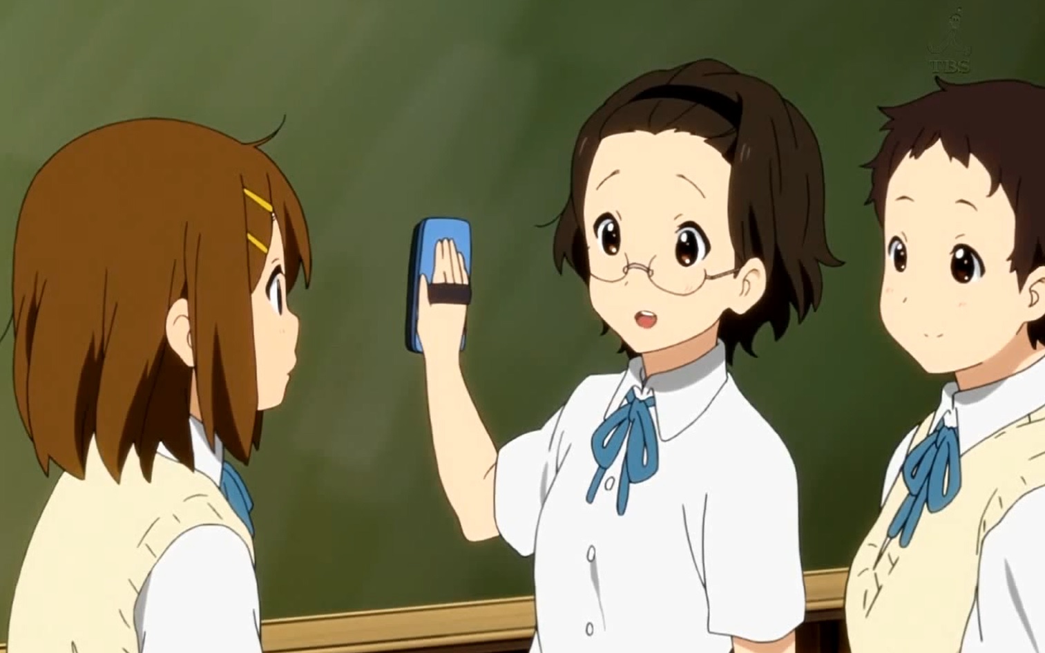 Marty もぶおん学 Twitterissa 回想の島ちずる その容貌や 芸大に行って写真の勉強をする という進路希望からも 芸術家肌なタイプのよう しかし人当たりが悪いわけでは全くなく 木下しずかと親しいのはもちろん 岡田春菜 桜井夏香 遠藤未知子 土屋愛 と多彩な