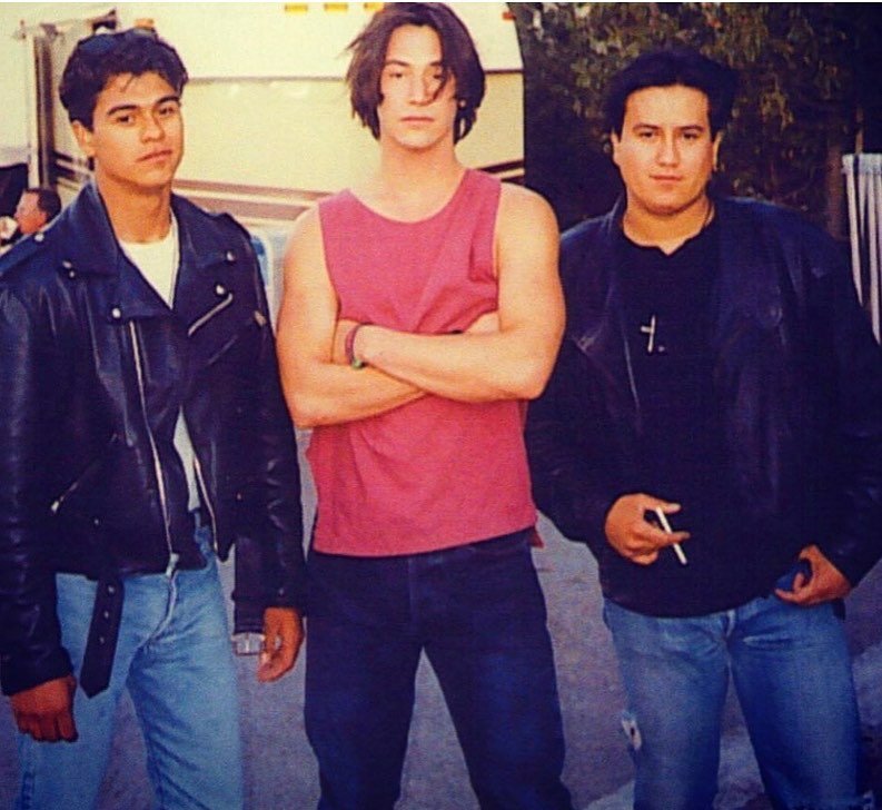 PoklukarJanja's tweet photo. Credit to @robramirez35 : Throw Back Thursday 1991 ... #tbt #1991 #keanu #keanureeves #backintheday #waybackwhen #simplertimes #actorguy π¬#billandtedsbogusjourney ππ
#keanureeves #woah https://t.co/FZFXRRFiw6