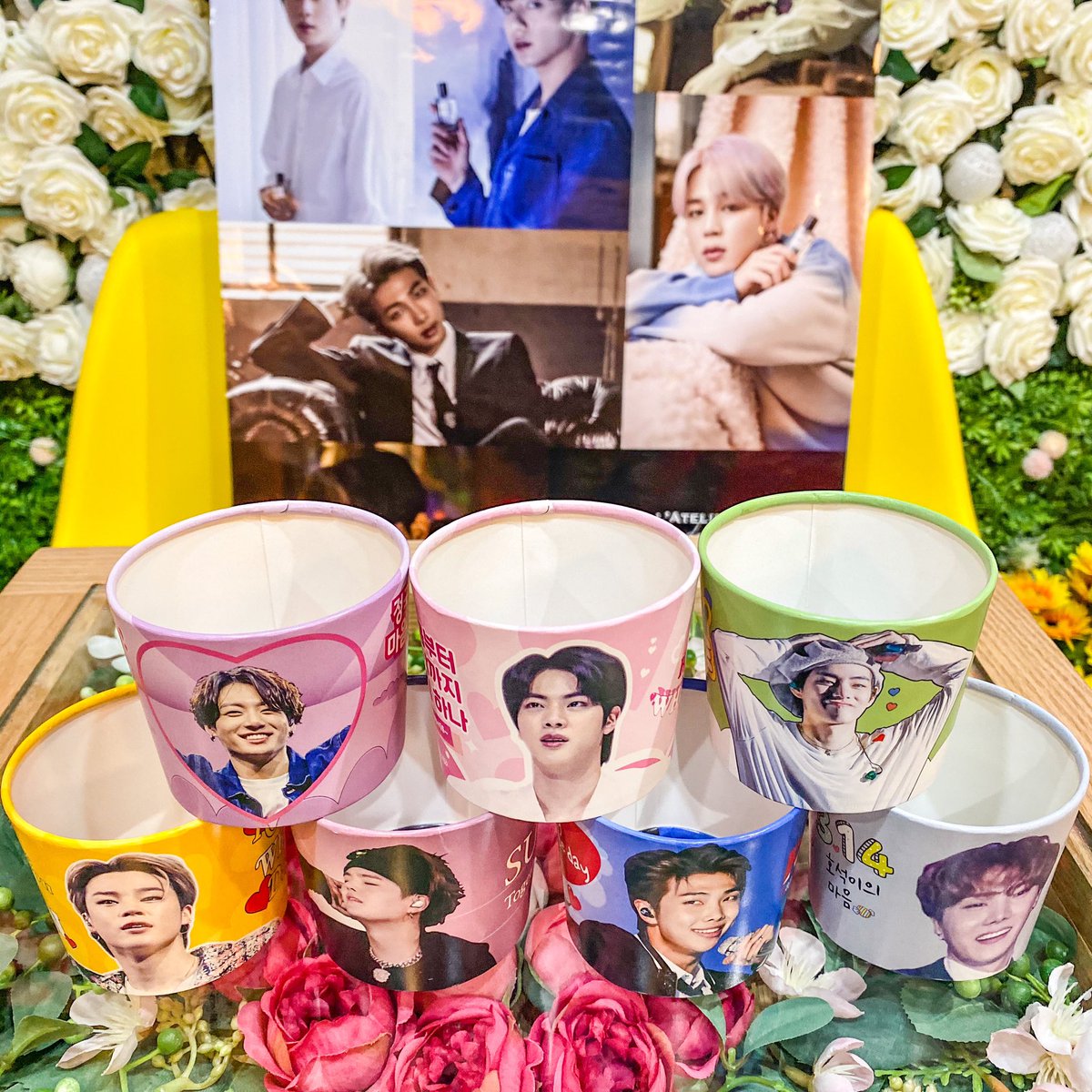 三連休もBTS香水販売決定😍💕 🌷7人のカップホルダー 🌷アクリル