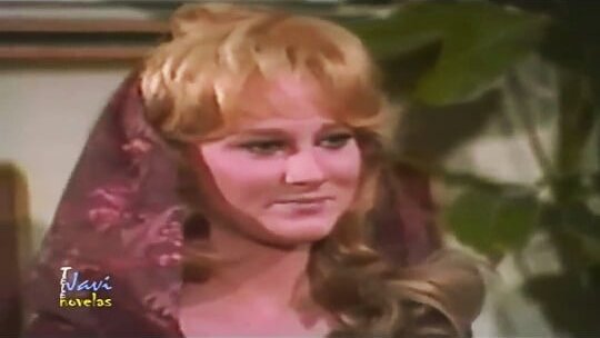 ChrisBach2019's tweet photo. #ChristianBach en "Los Ricos También Lloran"

https://t.co/9qMALrCmEc

▪ Año: 1979
▪ Personaje: Joanna Smith, profesora de ballet y madre de María Isabel (Edith González)
▪ Actores: Verónica Castro, Rogelio Guerra, Guillermo Capetillo, Edith González. https://t.co/3DfIE4nYQt