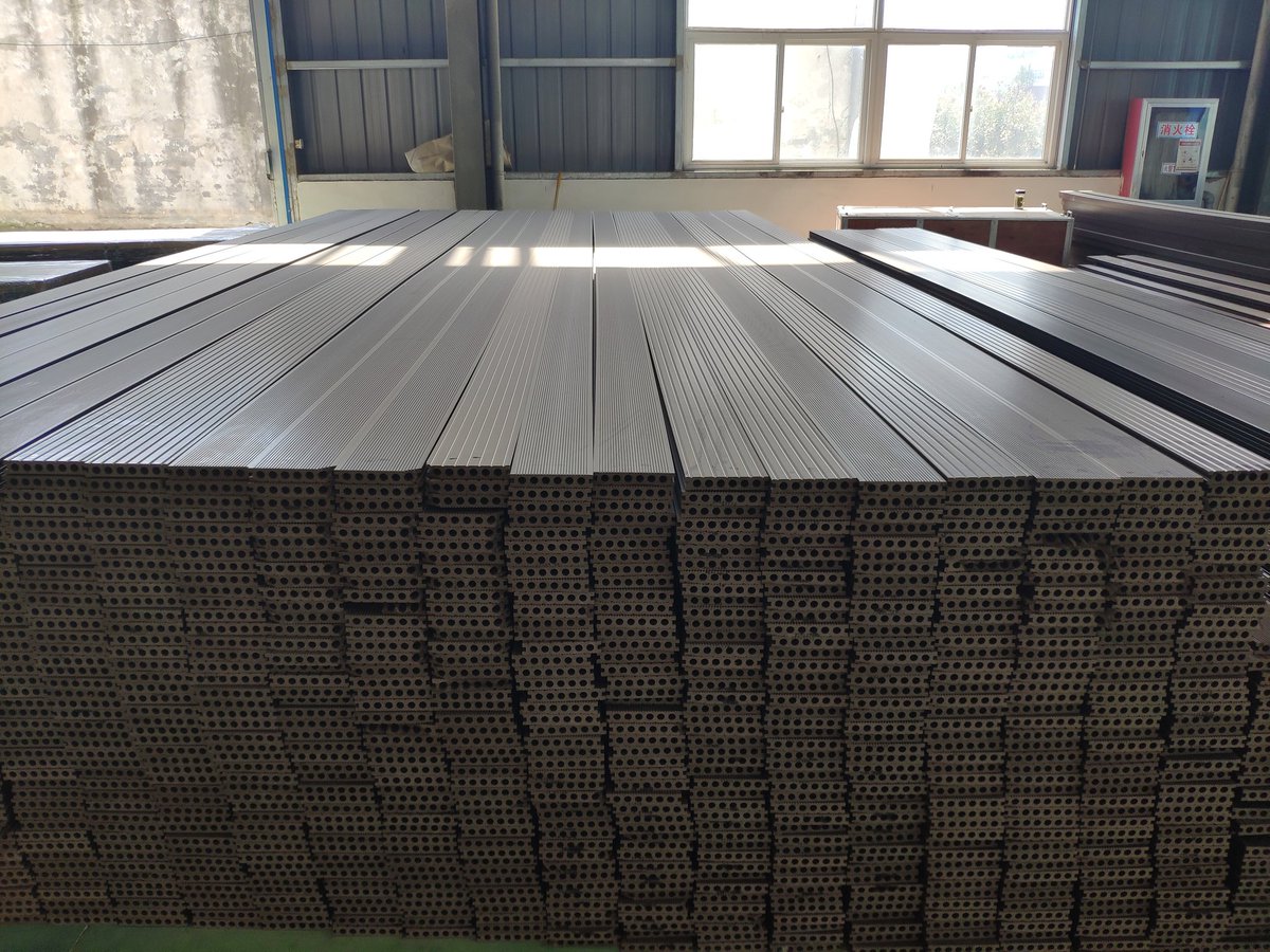 BellaLe35430933's tweet image. Stocks.
#wpcdecks #outdoor #outdoordeckings #compositedecking #floortiles  #woodplasticcomposite #woodflooring #outdoordesign #deckdecoration #garden #gardendeckings #teckdeck #dockdeck #wpcpc #woodplastic #deckfactory #deckdesign #deckdesigns #deckbuilder #engineeringflooring