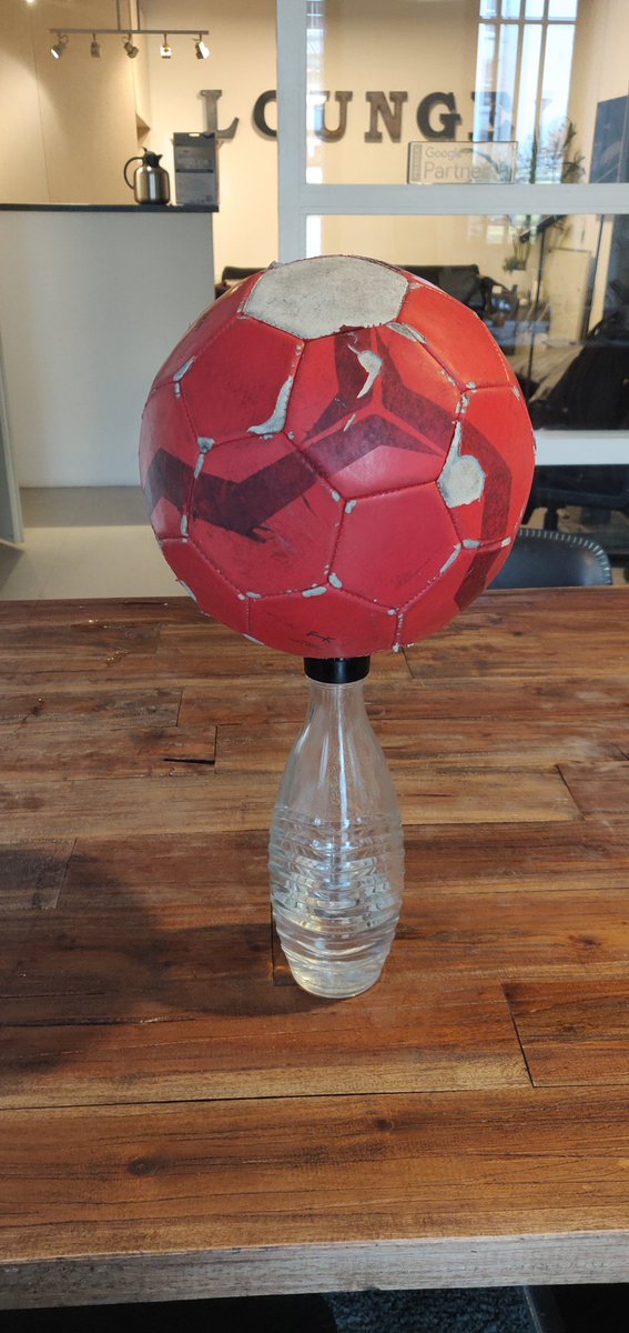 Meet my new friend: Mr. W. Lounge