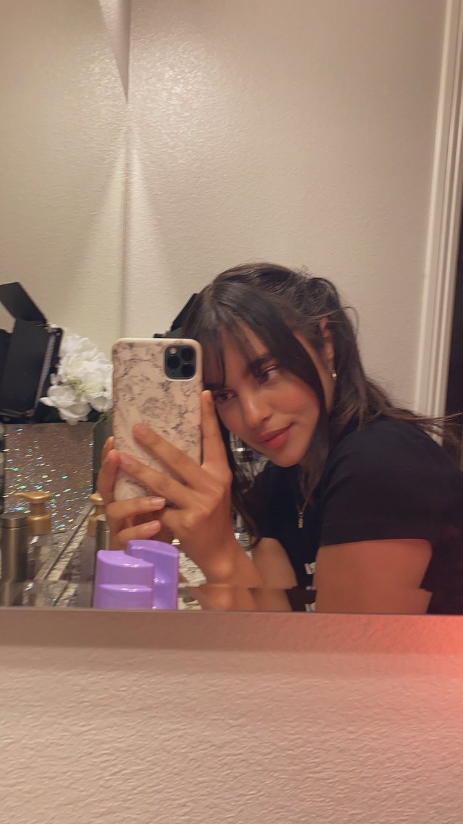 imbabeokk's tweet photo. Goodnight twitter 🦋 https://t.co/189oymm1Kn