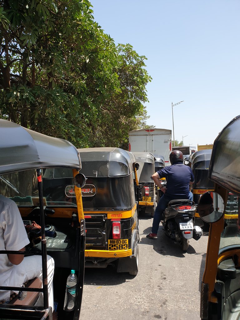 BhasinHarjeev's tweet photo. Total wheel stop traffic going from seepz towards powai. It has been 20min at the same spot. @MumbaiPolice @mtptraffic @mtptraffic https://t.co/21YOQXDkyX