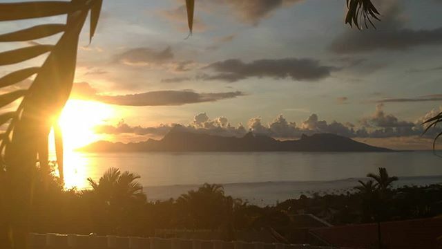 thinkrai's tweet image. #Sunset #instapic #tahitietsesîles #tahitihttps://ift.tt/2UksNBy