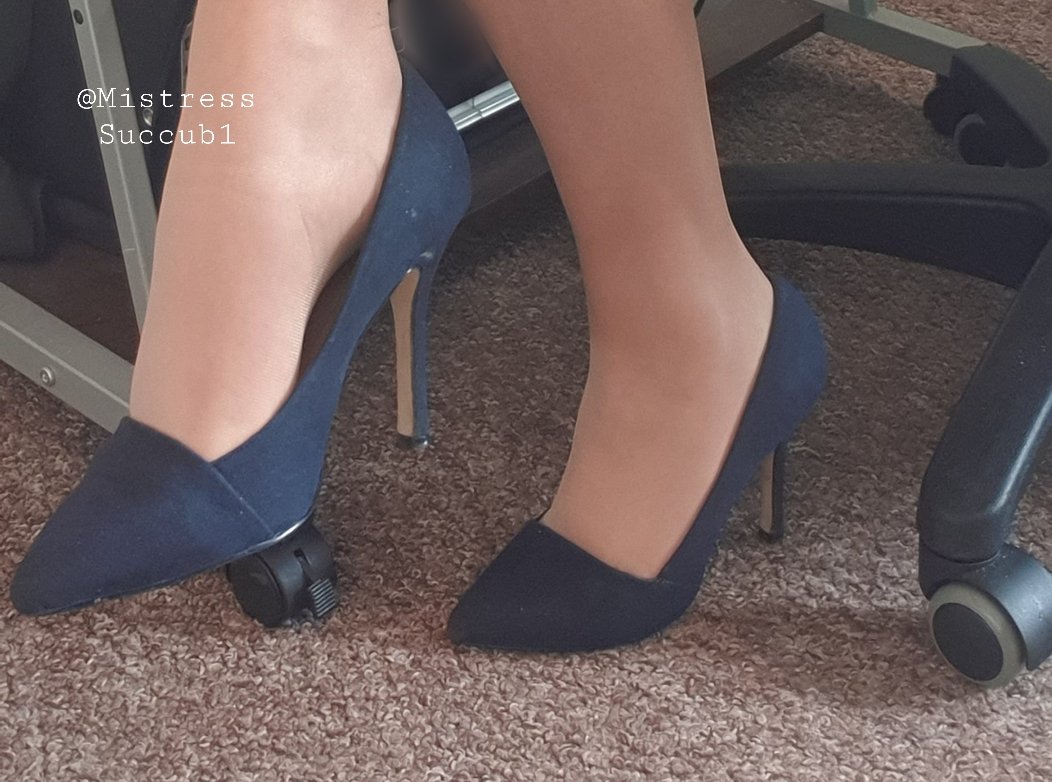 MissPandora46's tweet photo. A rare chance to own and worship a pair of my used suede office heels. Best offer wins. DM with offers 🤑
#mistress #usedheels #usedshoes https://t.co/p1AXF7OtJI