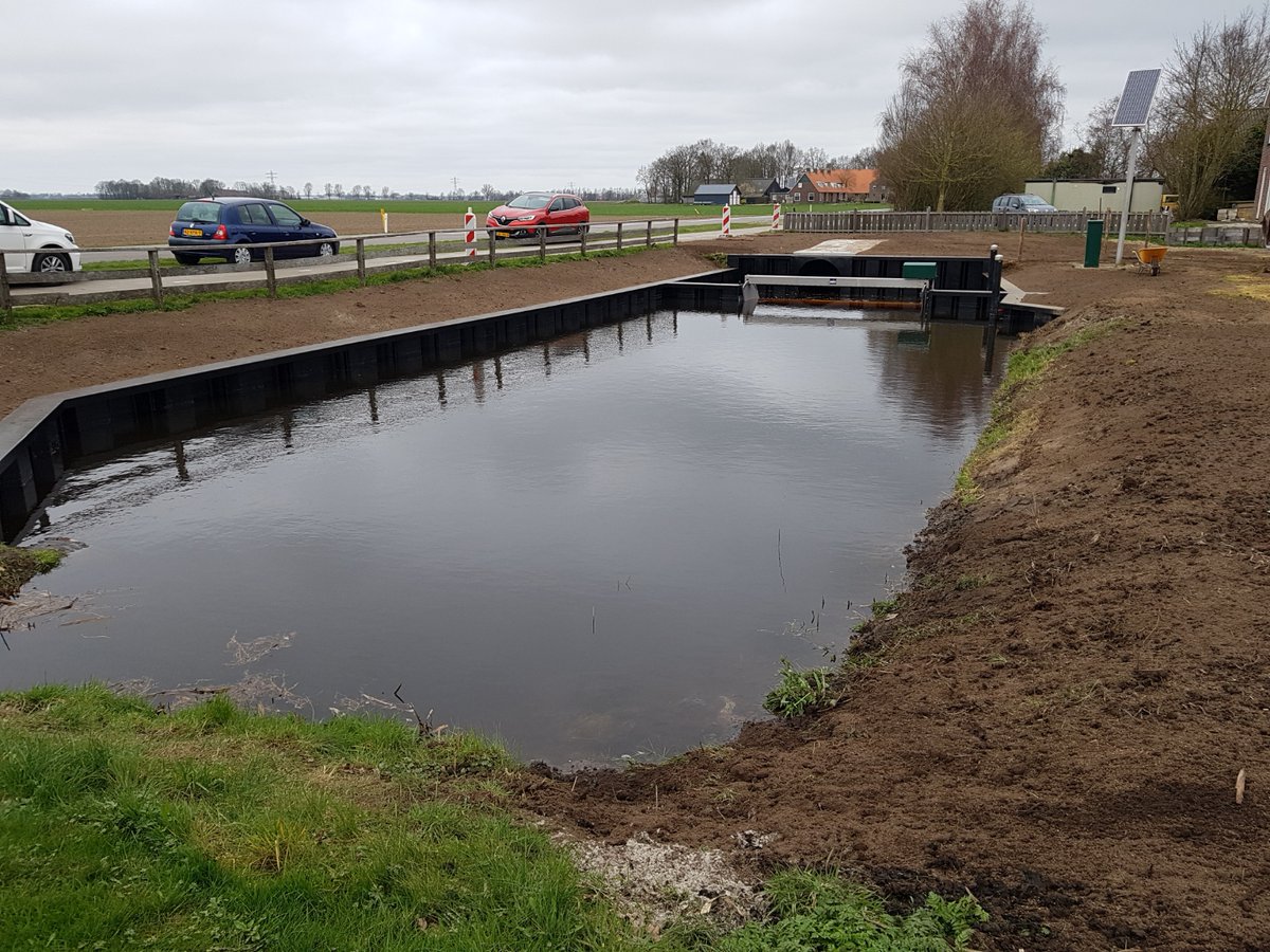 pvosy's tweet photo. Weer een mooi project opgeleverd, vervangen stuw Ettenlandseweg. Een mooie samenwerking tussen @Zuiderzeeland en de aannemer BWO gevestigd in #meppel https://t.co/BBGWc05AYP