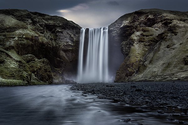 davewallphoto's tweet photo. New artwork for sale! - "Skogafoss Waterfall South Iceland" - https://t.co/IYXWYh96Ml @fineartamerica https://t.co/7rLRFipi40