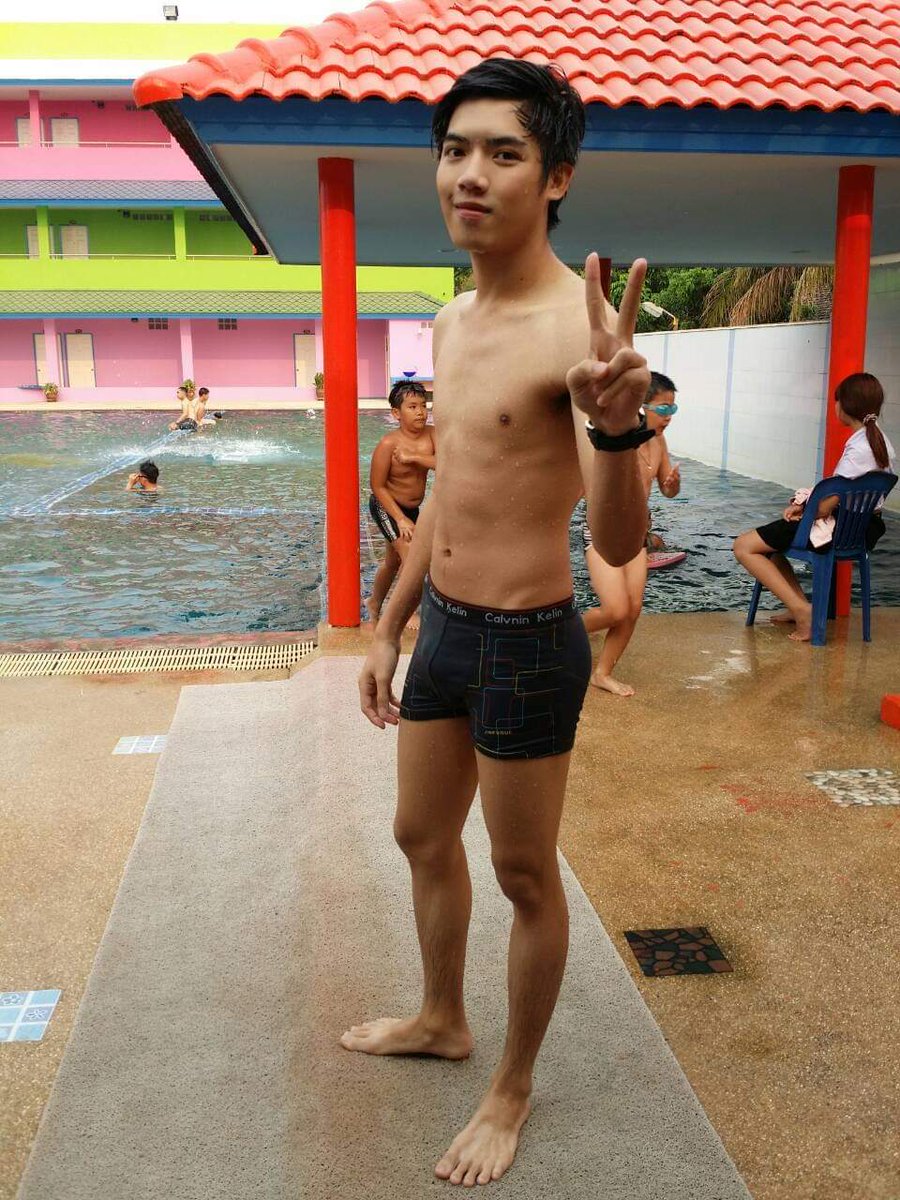 Angga955656's tweet photo. Siang2 renang https://t.co/bWr5ALKARG